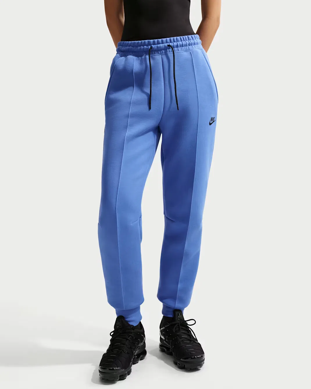 Женские спортивные брюки средней посадки Nike Sportswear Tech Fleece, Light Medium Blue/Black — фото 2