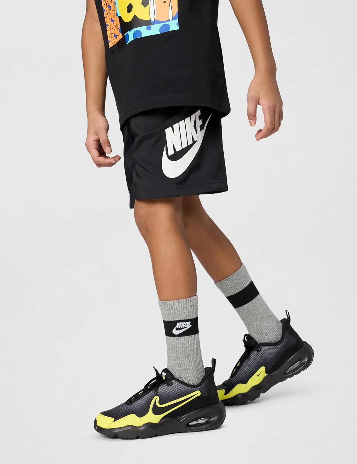 Кроссовки Nike Unisex Air Max Nova для детей - мальчиков, девочек, малышей и грудничков, черный/желтый — фото 2