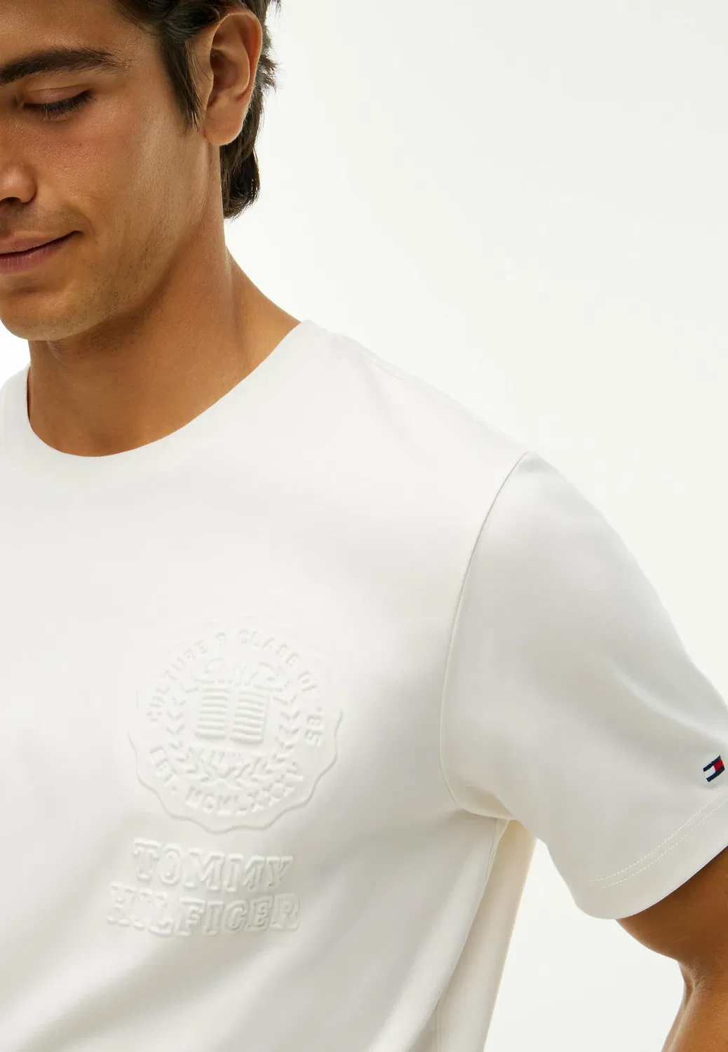 Футболка из трикотажа с тисненым логотипом - базовая футболка Tommy Hilfiger, Ivory Petal — фото 4
