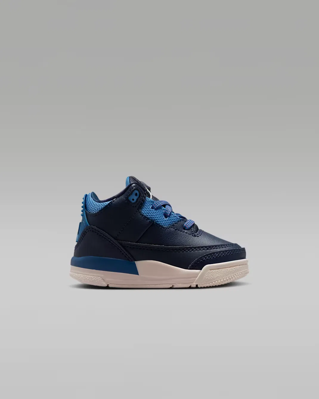Детская/подростковая обувь Jordan 3 Retro "Sport Renaissance", Obsidian/Track Red/Chalk/Chalk — фото 3