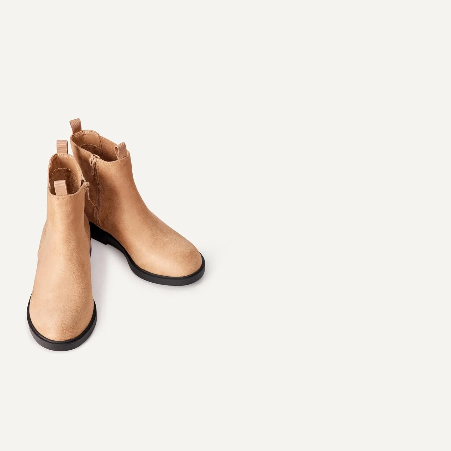 Детские ботинки-челси для девочек Amazon Essentials, Taupe Faux Suede — фото 4