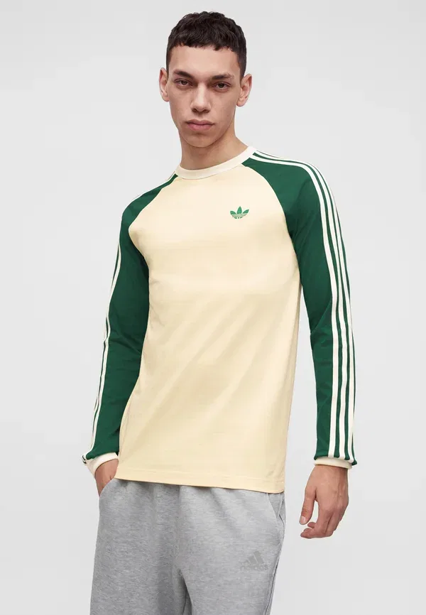Футболка с длинным рукавом Adidas Originals, зеленый — фото 4