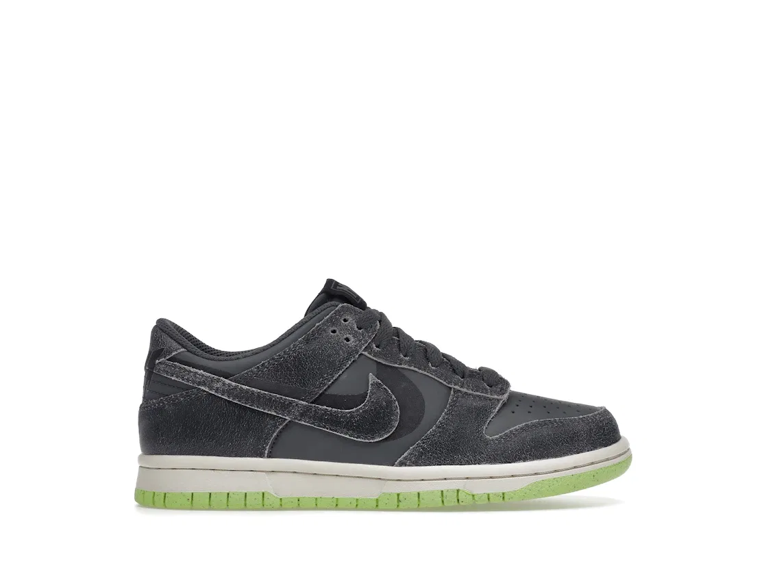Детские кроссовки с принтом Nike Dunk Low Halloween (2022) (GS) Nike, Iron Grey Phantom Ghost Green