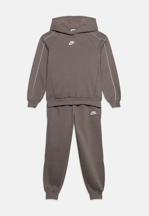 Костюм из футера Nike Sportswear, белый