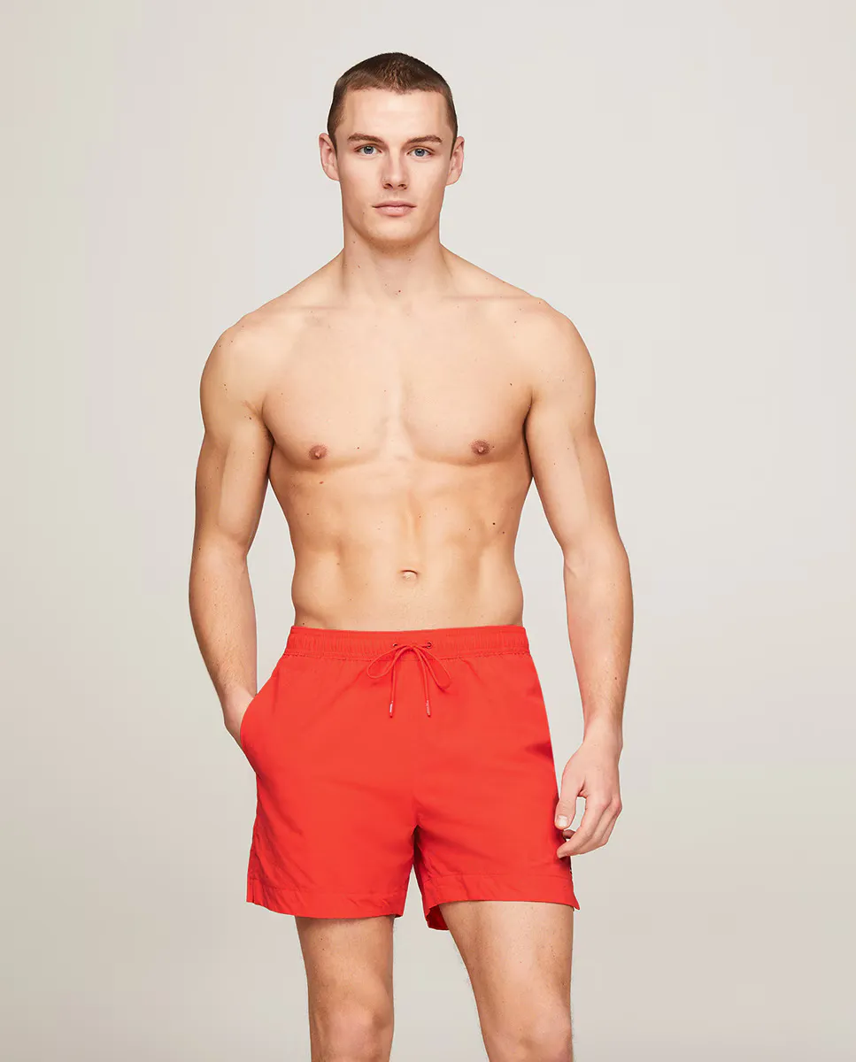 

Однотонный купальник-боксер с фирменным принтом Tommy Hilfiger, красный