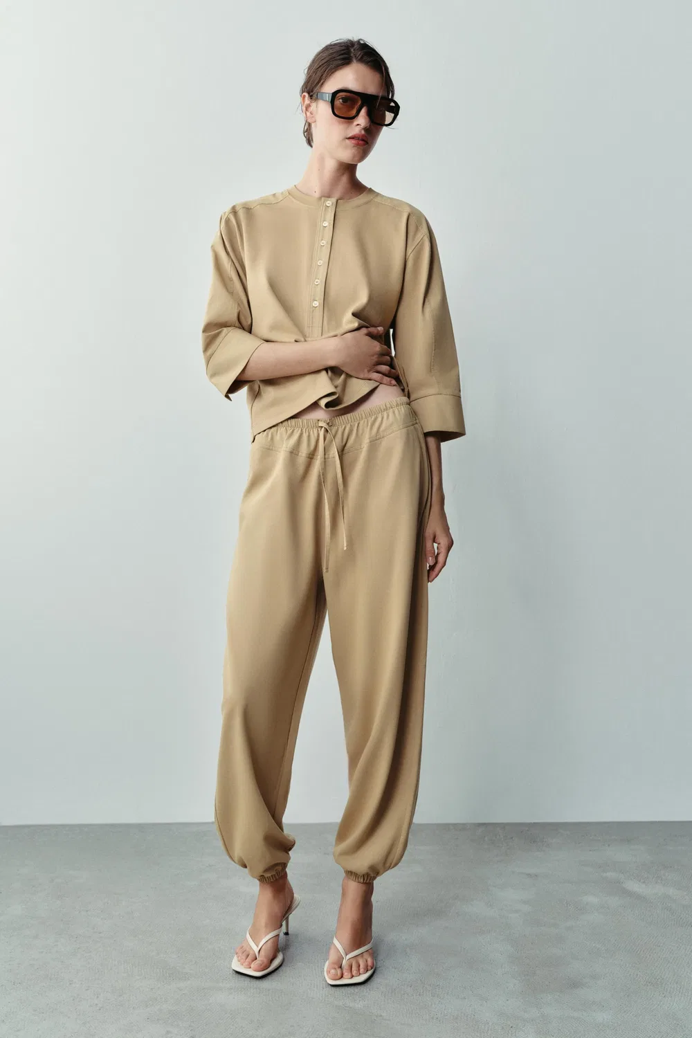 Комбинированные спортивные брюки ZARA, camel