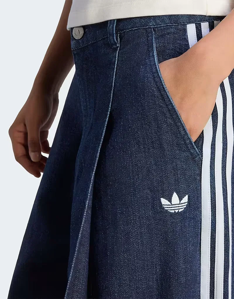 Джинсовые брюки Adidas Originals с широкими штанинами и складками, индиго — фото 4