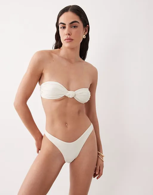 

Кремовые плавки с высокими брючинами и V-образным вырезом Miss Selfridge Mix and Match, Бежевый, Кремовые плавки с высокими брючинами и V-образным вырезом Miss Selfridge Mix and Match