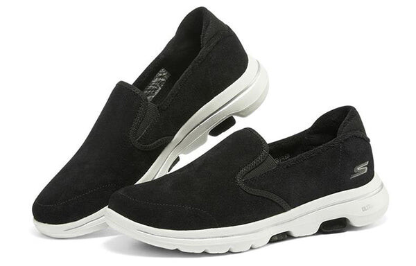Тапочки go walk 5 'black white' Skechers, черный — фото 3