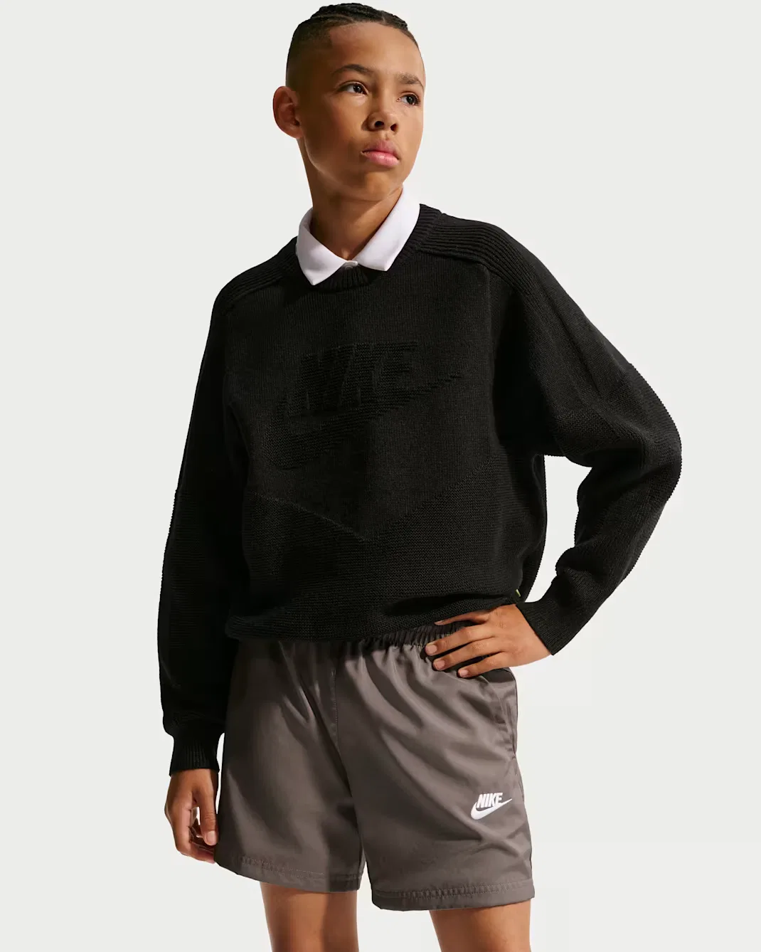 Тканые шорты для детей постарше, 4,5 дюйма Nike Sportswear Club, Cave Stone/White — фото 4