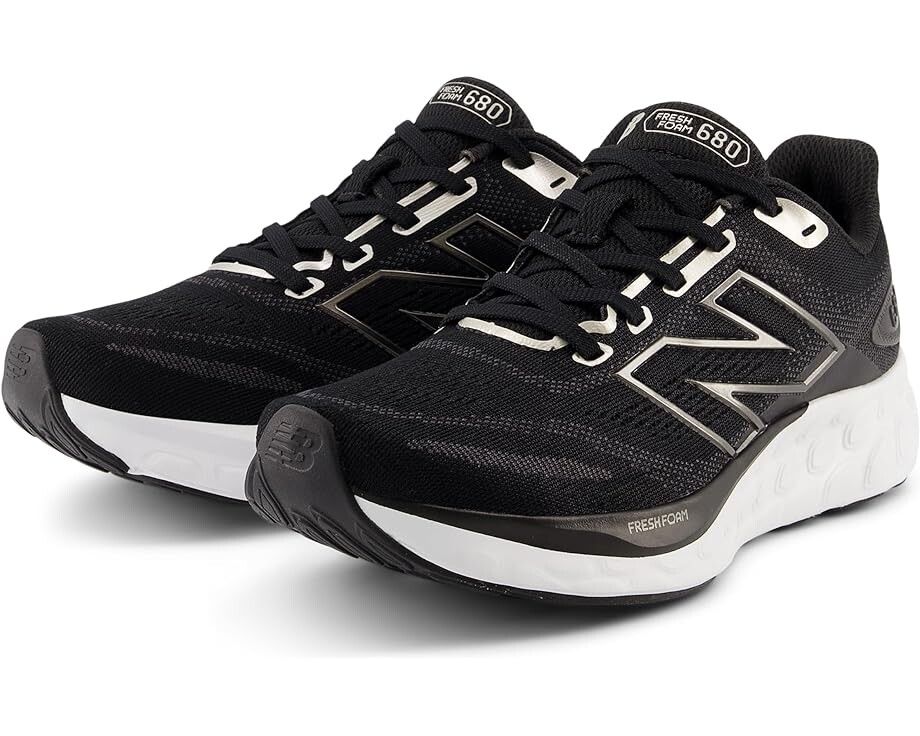 

Кроссовки New Balance Fresh Foam 680v8, цвет Black/Light Gold Metallic