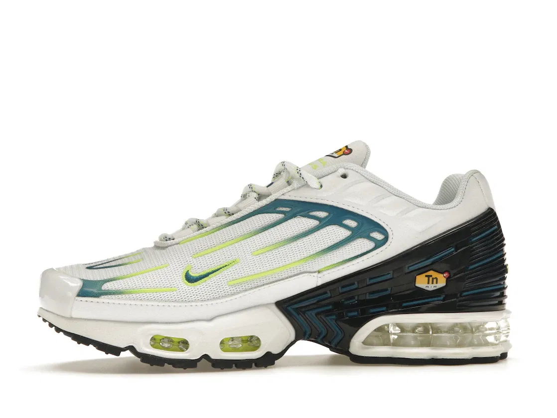 Детские кроссовки Lifestyle Nike Air Max Plus 3, White/Volt/Black/Marina — фото 3