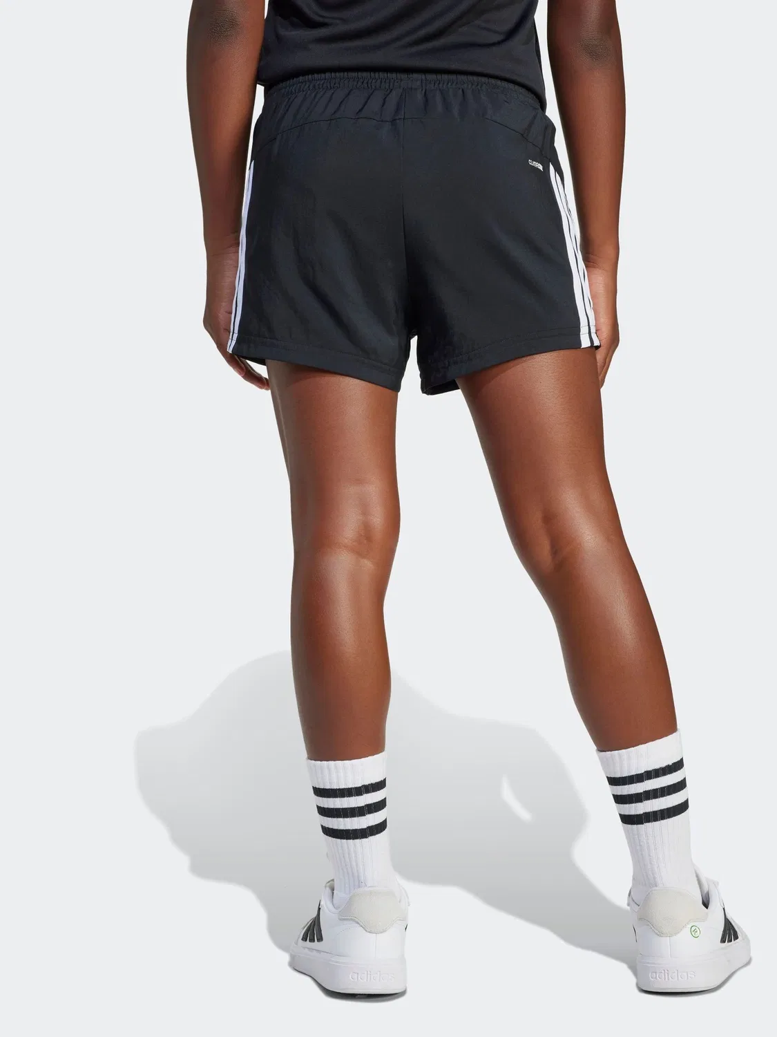 Шорты adidas Black Train Essentials 3-Stripes Shorts Kids, черный — фото 2