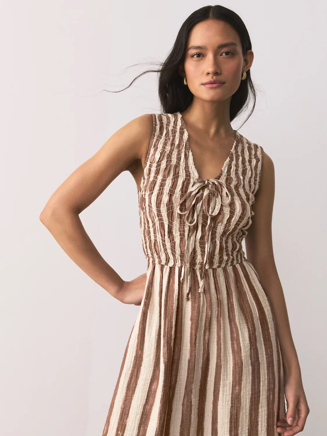 Макси-платье с V-образным вырезом и утяжкой, Chocolate Brown/Cream Stripe Next — фото 3
