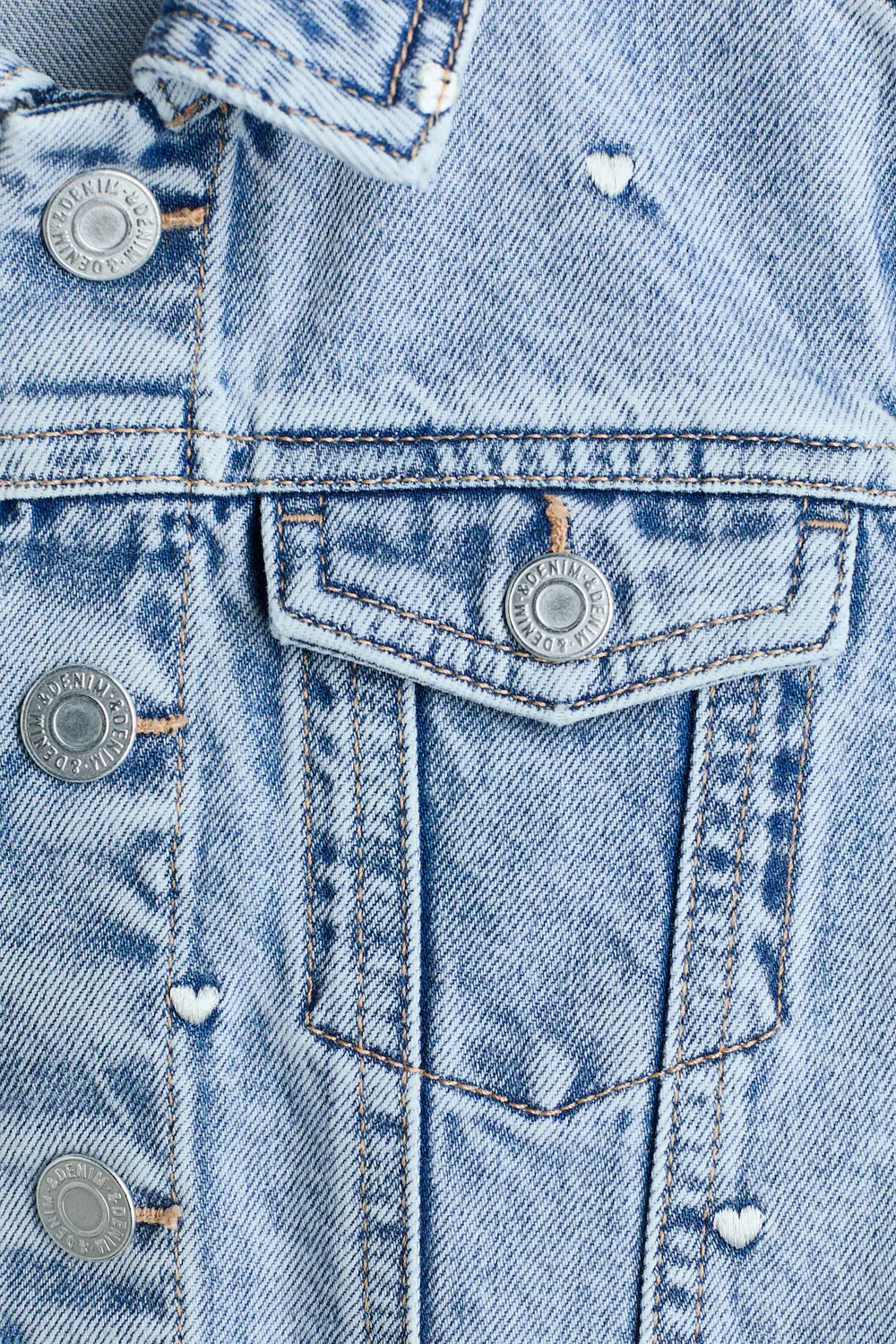 Джинсовая куртка с вышивкой H&M, Helles Denimblau/Herzen — фото 2