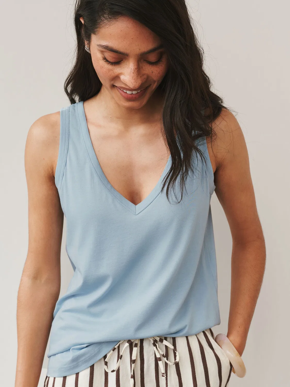 Комплект из 5 маек Slouch Vests Next, коричневый/горошек/синий/белый — фото 4