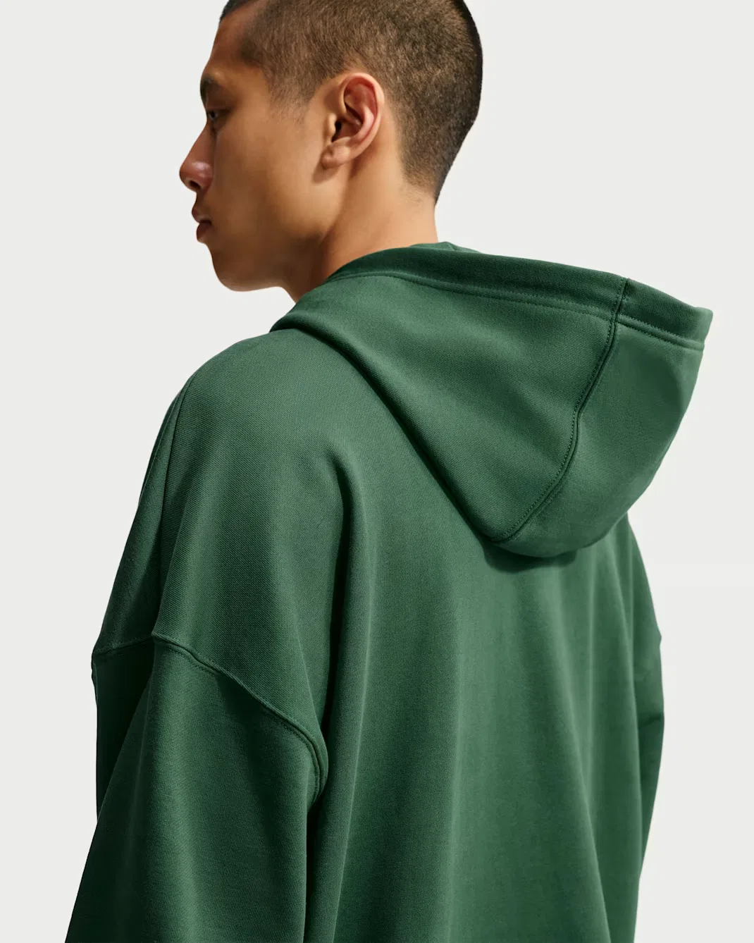 Мужская толстовка с капюшоном из французского махрового трикотажа оверсайз Nike Sportswear Club, Fir/Fir/White — фото 2