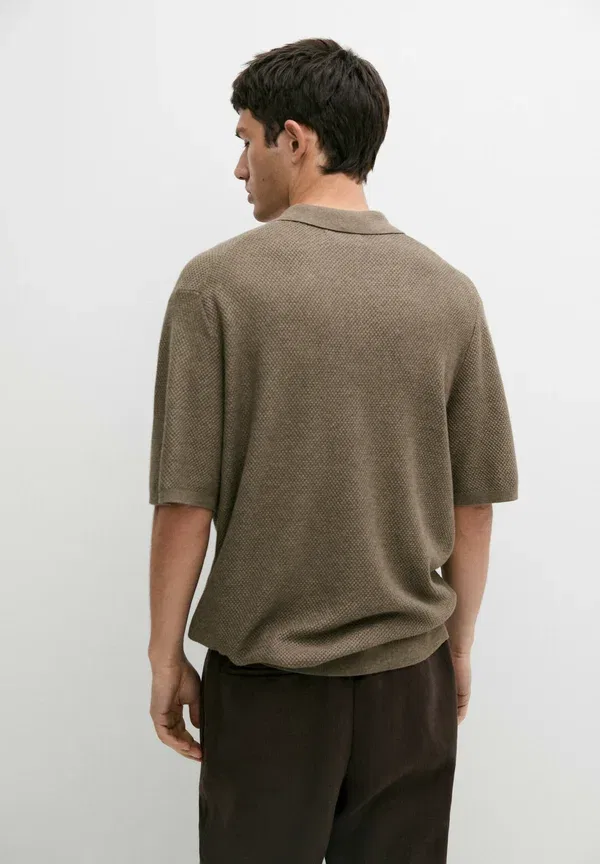 Футболка с V-образным вырезом Polo shirt Massimo Dutti, khaki, хаки — фото 3