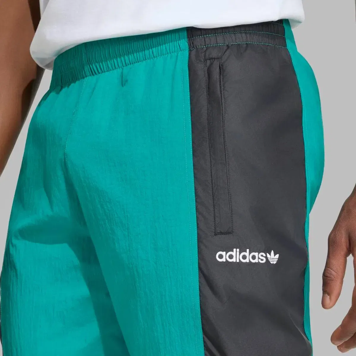 Мужские штаны из коллекции EQT adidas, Verde — фото 3