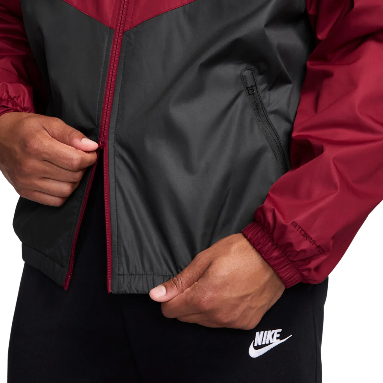 Мужская куртка Windrunner Nike Storm-FIT, цвет Team Crimson/Black — фото 3