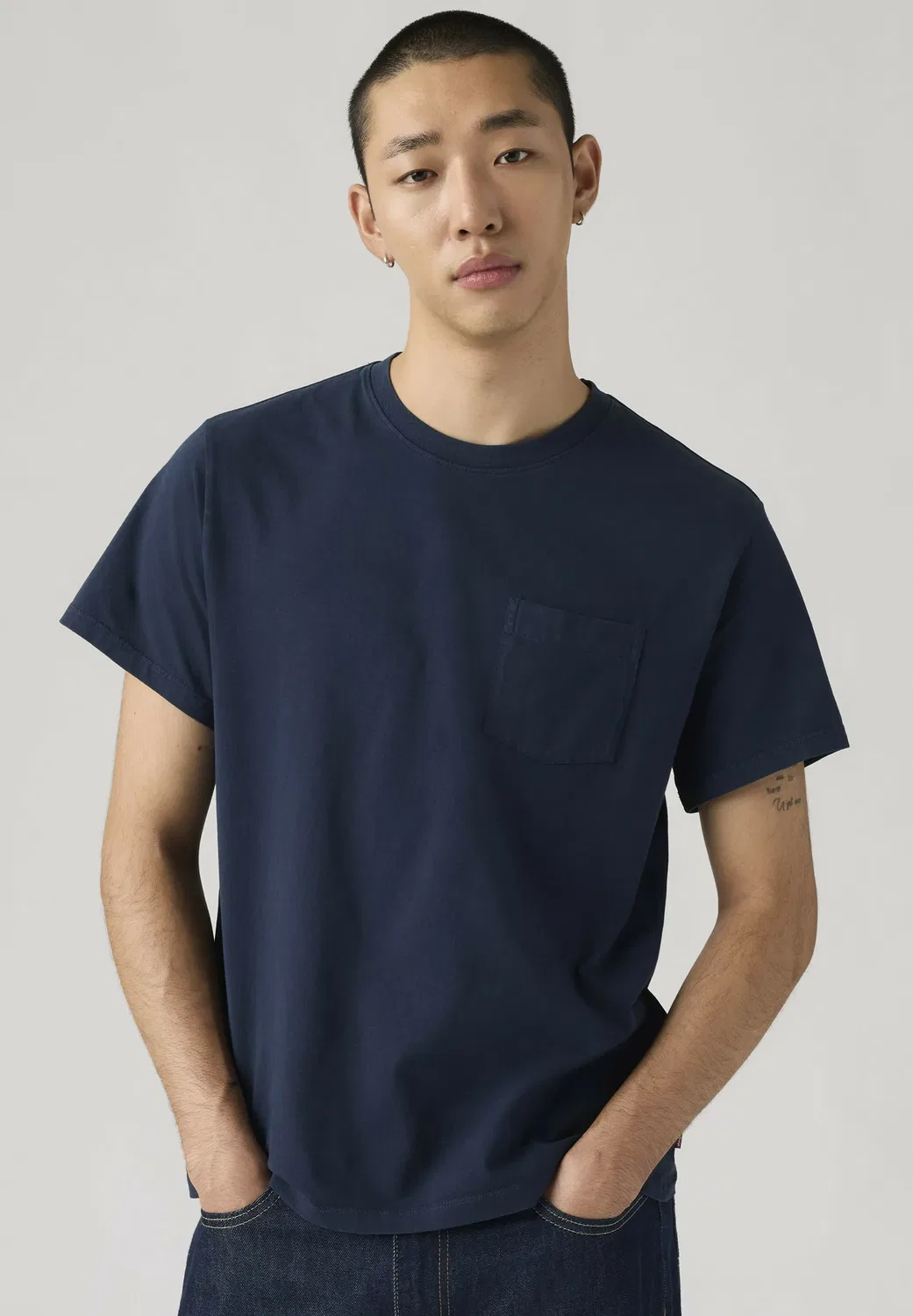 Свободная футболка с карманом - базовая футболка Levi'S, Garment Dye Fa- Blues — фото 3