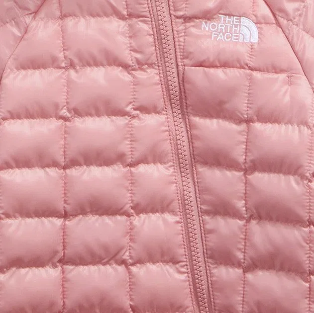 Комбинезон-снег утепленный с капюшоном Baby Thermoball One-Piece Snow Suit The North Face, Primrose — фото 3