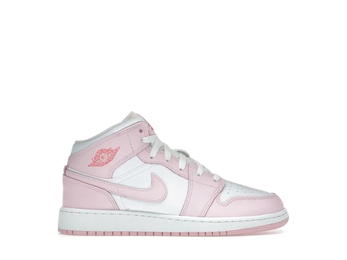 Детские кроссовки с ярким дизайном Jordan 1 Mid Pink Foam Fire Red (GS) Jordan, Pink Foam/Fire Red/White