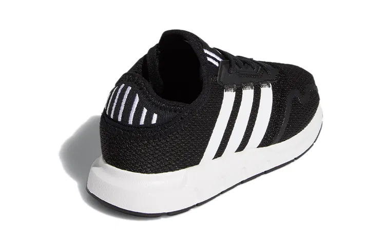 Детские кроссовки для девочек с дышащим верхом Swift Run X, Adidas Originals, Черный — фото 4