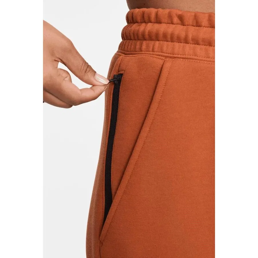 Женские спортивные брюки из футера Tech Fleece с заниженной талией, модель Mr Jogger, Nike, Кремовый — фото 4