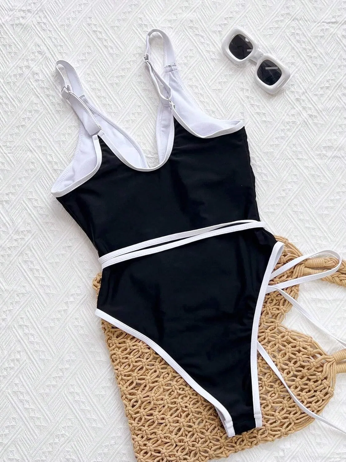 Женский цельный купальник с кросс-кросс вырезом Monokini, Black/White — фото 2