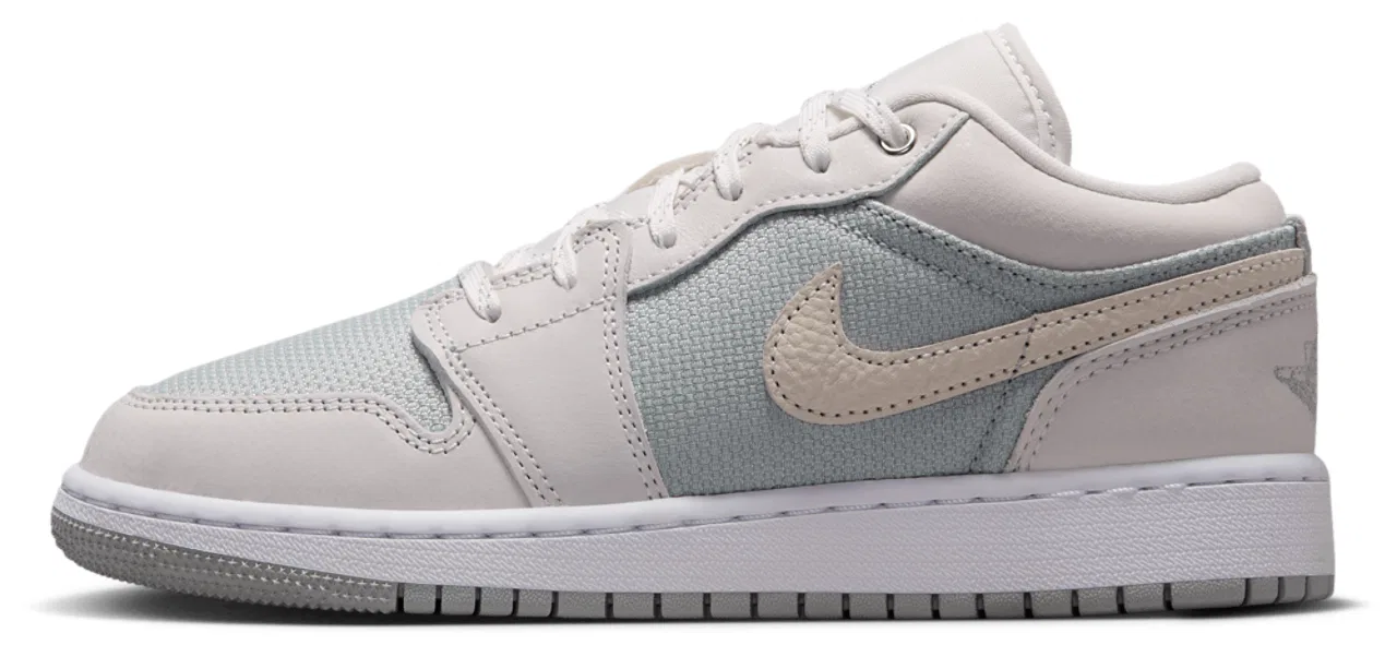 Детские кроссовки для мальчиков с кожаным верхом Jordan Air Jordan 1 Low SE, Soft Pearl Light Smoke Grey Off White — фото 2