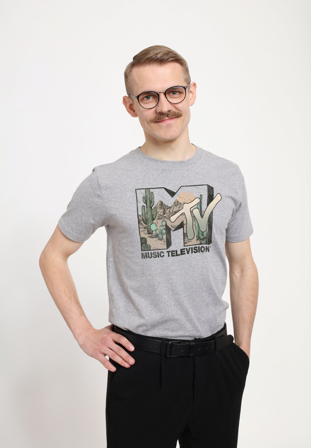 

Футболка с принтом MTV DESERT LOGO Henry Tiger, цвет Mottled Light Grey