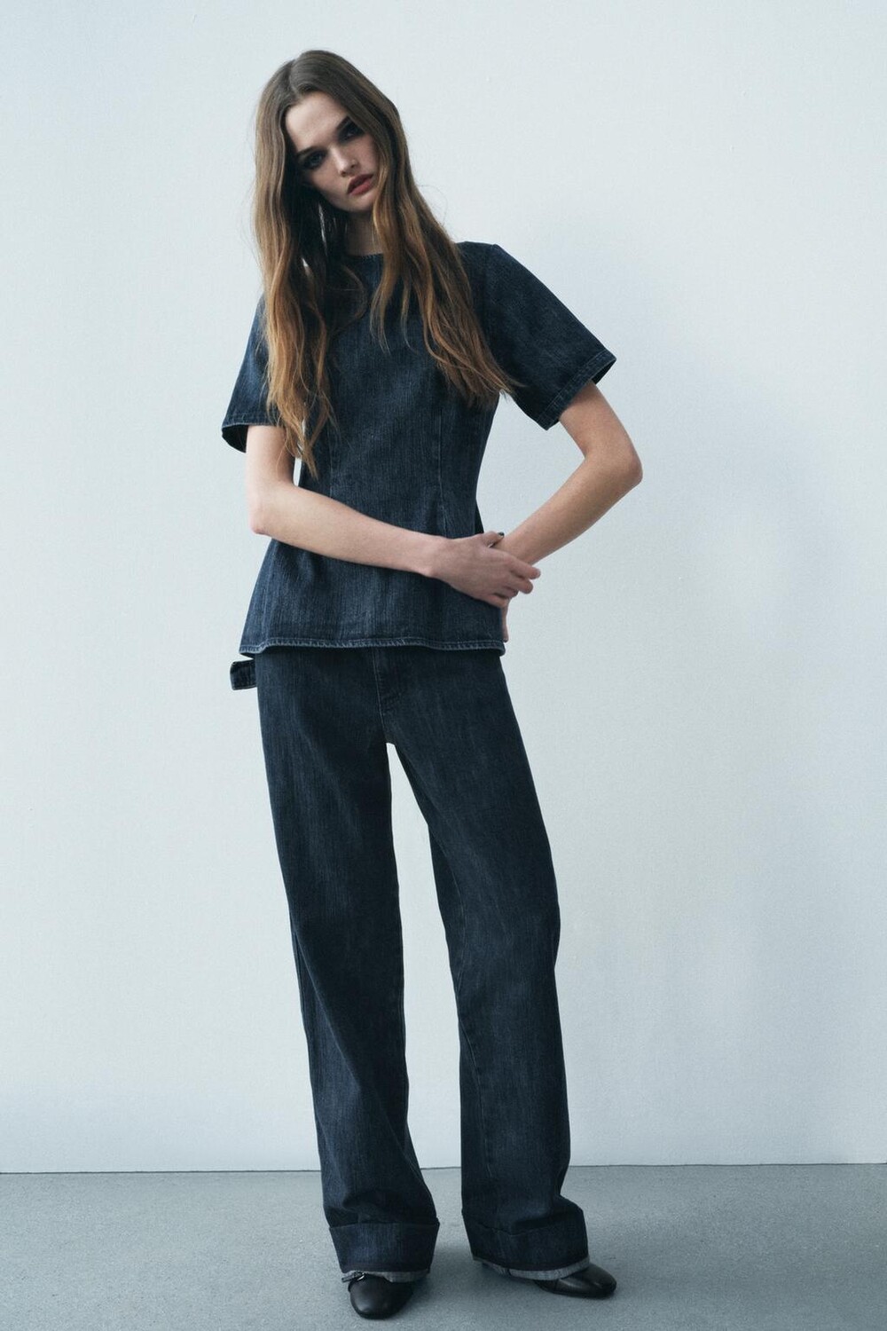 

Свободные джинсы со средней посадкой ZARA, синий