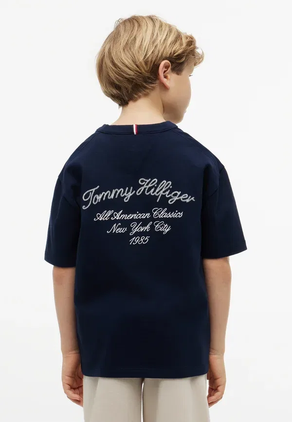 Футболка с графическим принтом Tommy Hilfiger, темно-синяя ночь