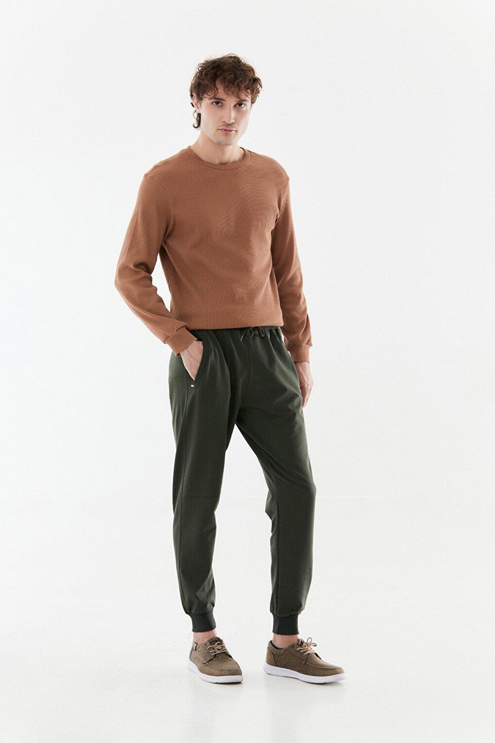 

Спортивные штаны с эластичной резинкой на талии Fullamoda, хаки