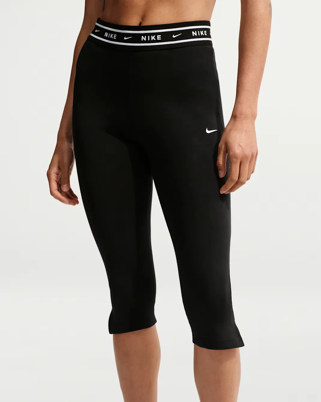 Женские обтягивающие леггинсы-капри с высокой талией Nike Sportswear Chill Jersey, Black/Black/White — фото 2