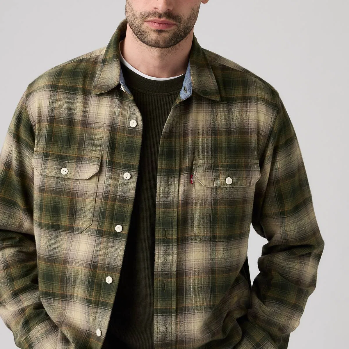 Классический непринужденный рабочий стиль в фланелевой рубашке Levi's, Warwick Plaid Rosin - Multi-Color — фото 2