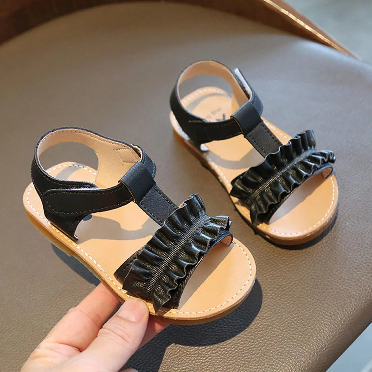 Детские сандалии для девочек с рюшами Dolphin Sandals, Black — фото 2