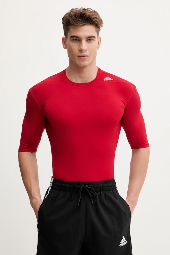 

Тренировочная футболка techfit base Adidas, красный