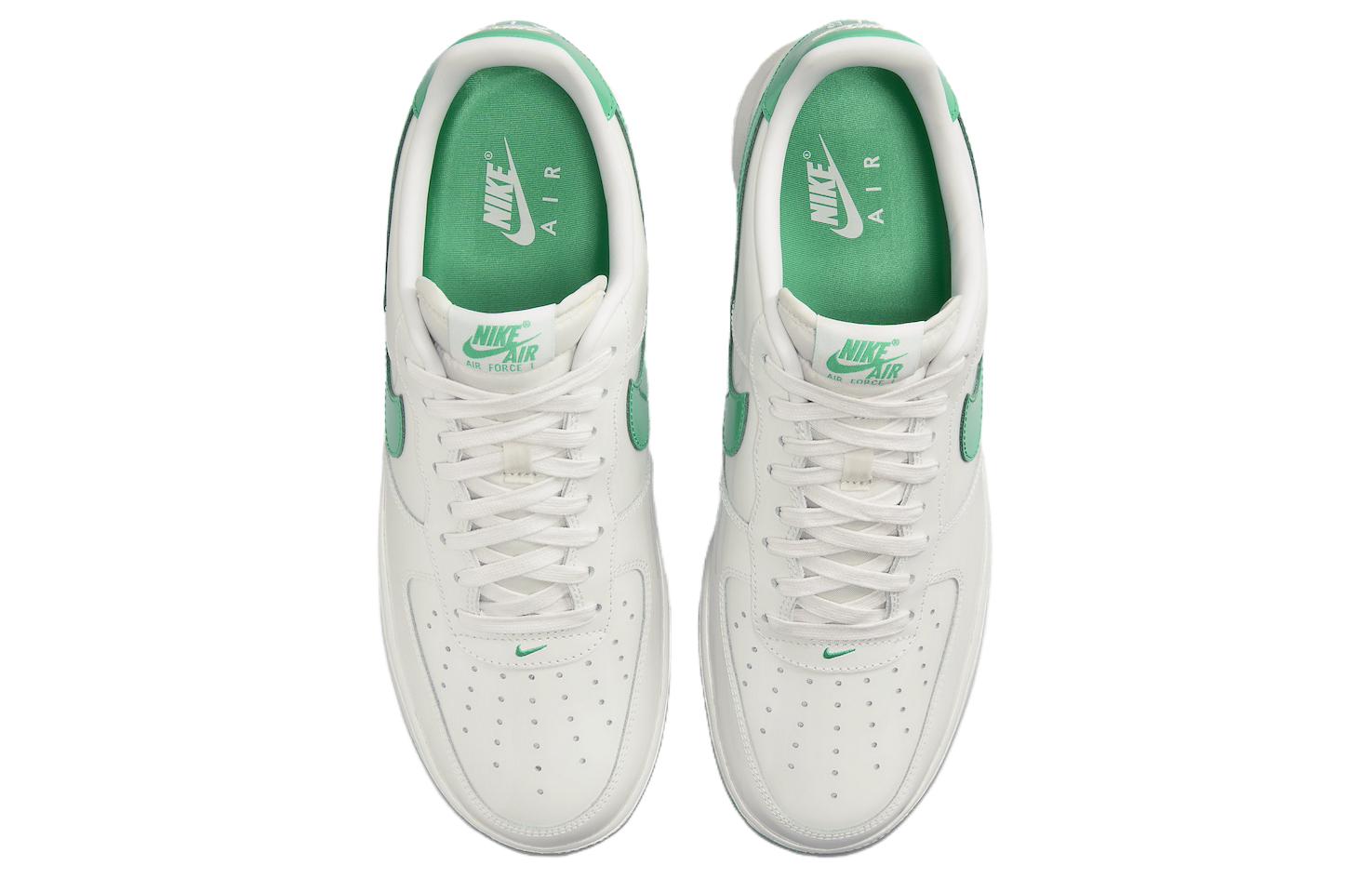 Футболка Air Force 1 Low '07 Patent Platinum Tint Stadium Green Nike, бело-зеленая — фото 4