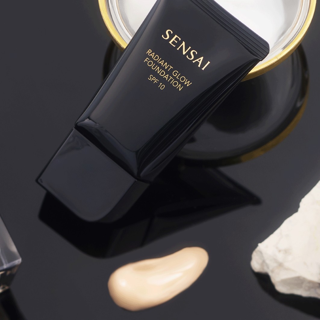 Тональный крем Glow foundation Sensai, 103 - sand beige, 30 мл — фото 3