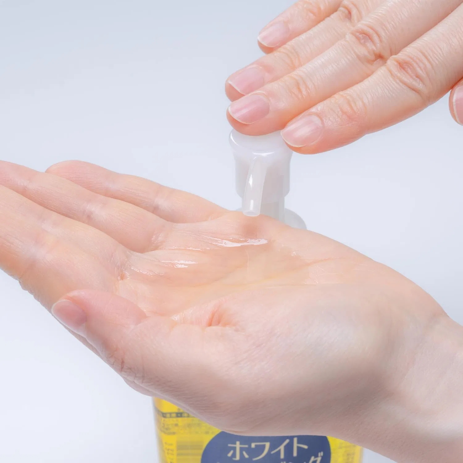 Набор Kunutonn — Масло для снятия макияжа Softymo White Cleansing Oil, 210 мл, набор 36 шт — фото 4
