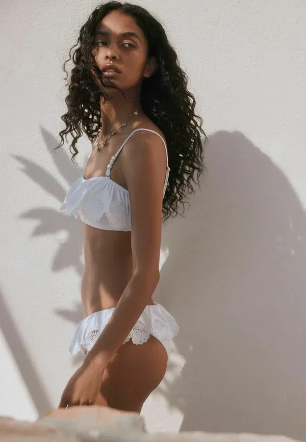 Топ для бикини Regular fit shell broderie frill bandeau, Next, белый — фото 2