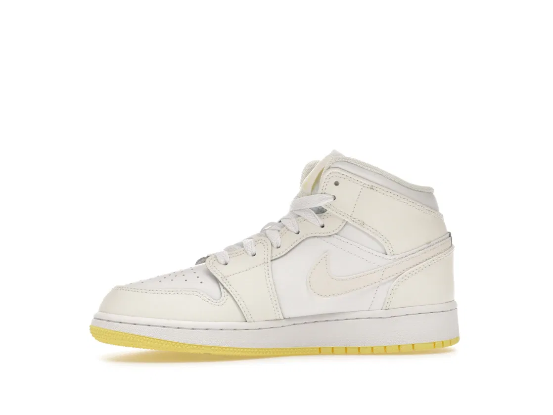 Детские кроссовки Lifestyle с высоким берцем Jordan 1 Mid Jordan, Sail/White/Light Laser Orange — фото 3
