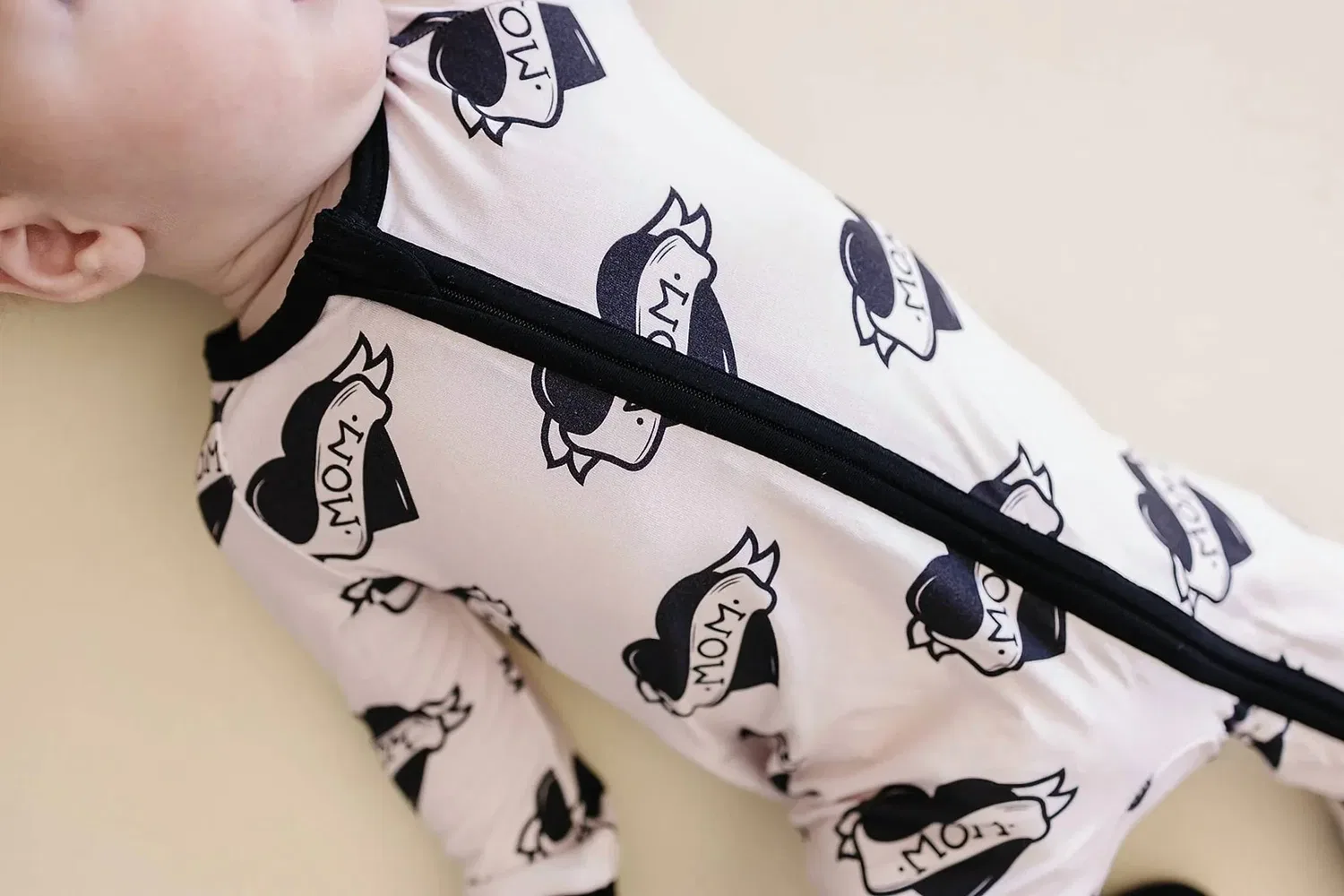 Детский боди-комбинезон на молнии с принтом Mom Tattoo Lucky Panda Kids, Black White — фото 2