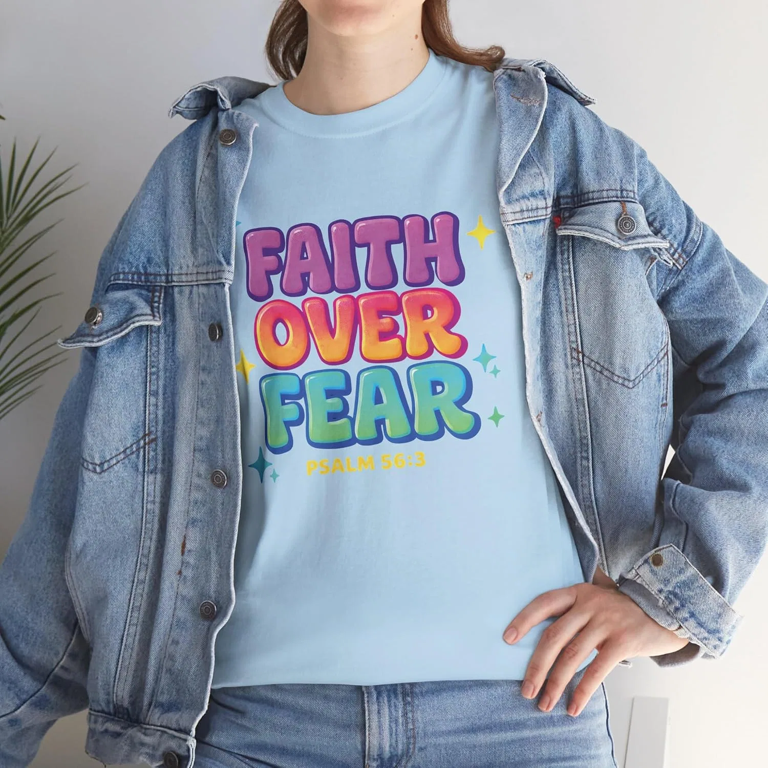 Мужская футболка с принтом Faith Over Fear, светло-синий — фото 2