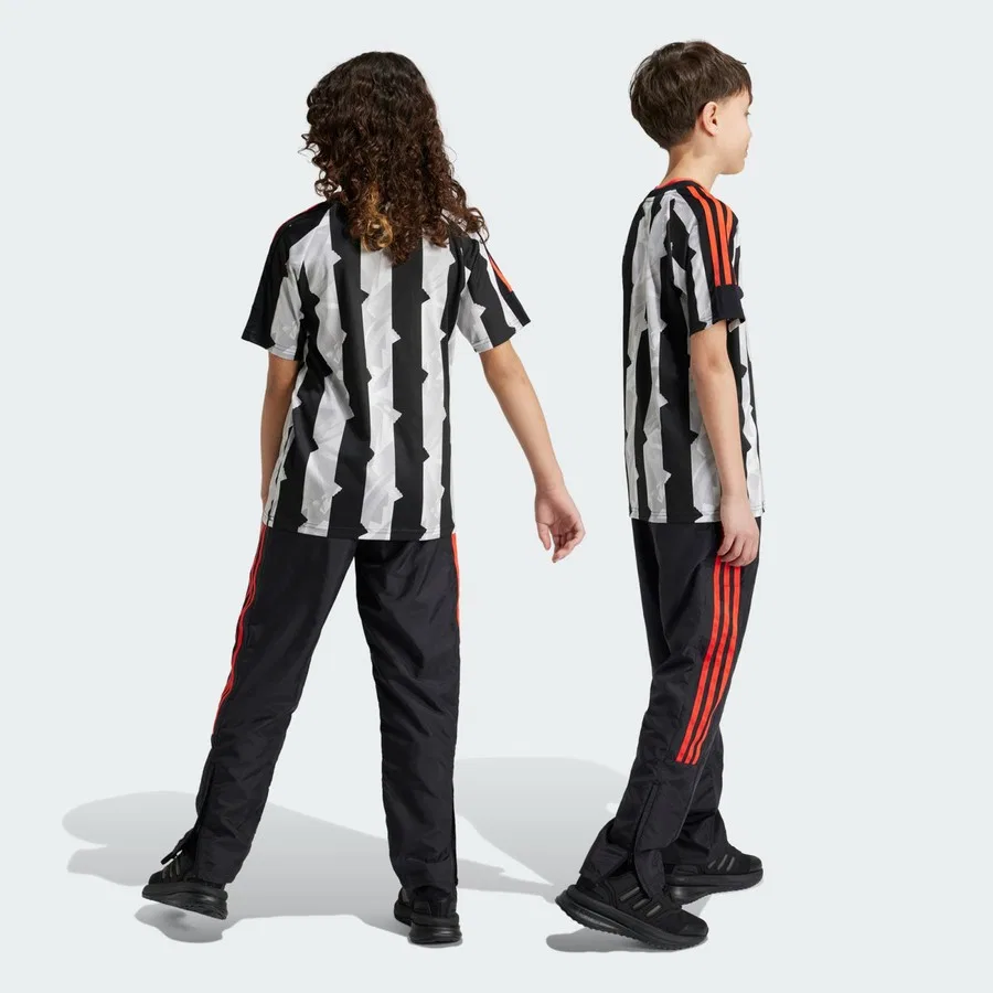 Спортивные штаны с тремя полосами, модель Tiro Woven Kids, adidas, Черно-красный — фото 2