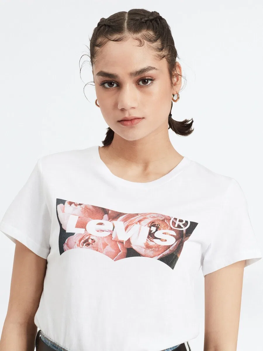 Футболка LEVI'S "Perfect Tee" белого цвета — фото 4