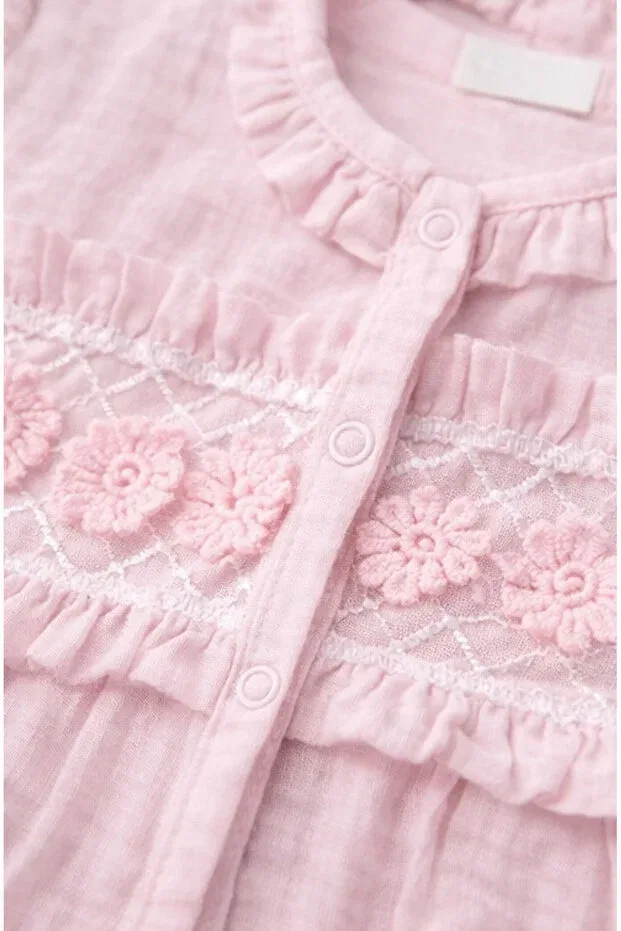 Детский комбинезон для девочек хлопковый Floral Detailed Muslin Kardeşler Bebe, Pink — фото 3