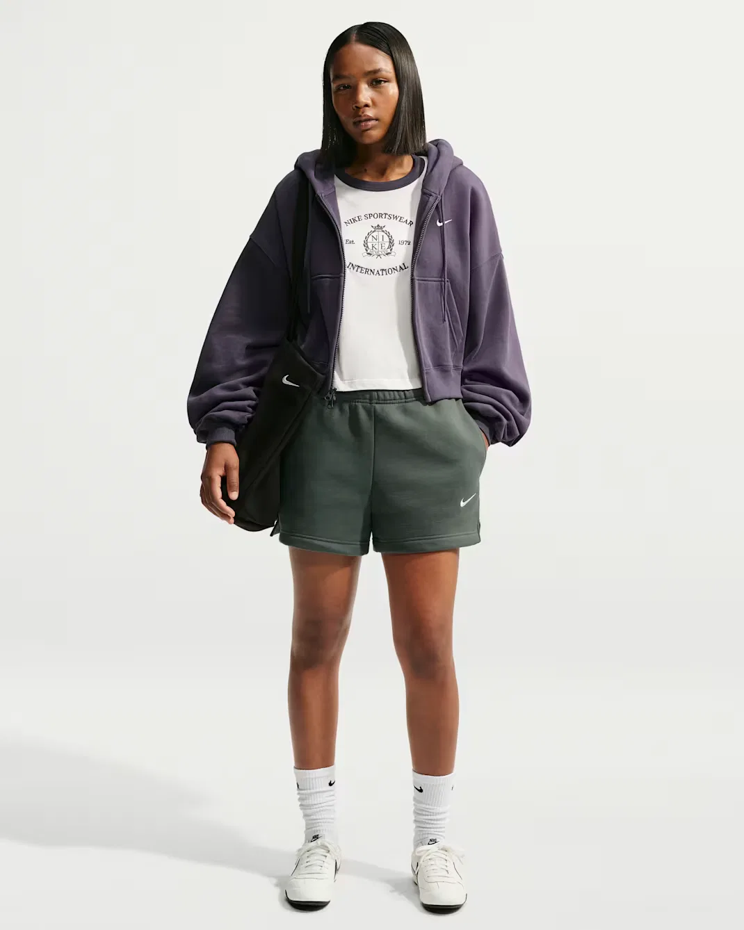 Женские шорты со средней посадкой Nike Studio Fleece Medium Weight, Camo Green/Sail